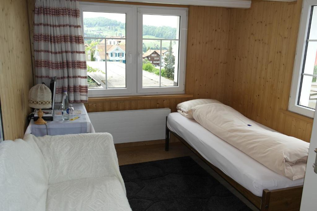 Gasthof Krone Wolfhalden Bilik gambar